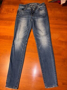 American Eagle Outfitters Women’s Faded Blue Skinny Jeans